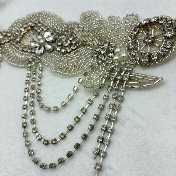 Elegant Beaded Hair Accessory with Rhinestones - Picture 3 of 4